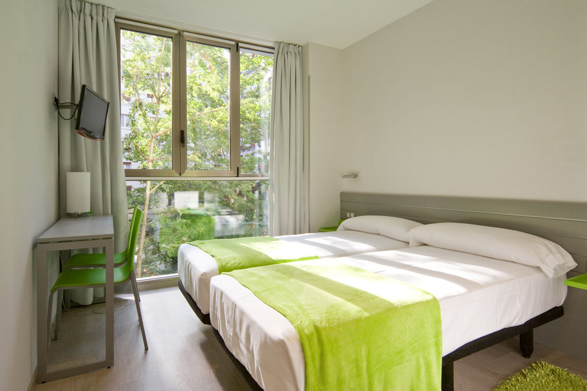 Hotel & Suites Arrizul Gros San Sebastian Room photo